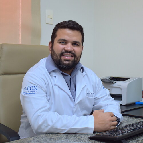 Dr. Lucas Queiroz Carvalho